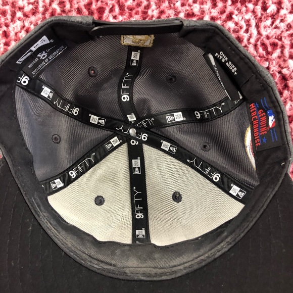 Men’s New Era Chicago Cubs 2016 World Series Champions Snap Back Hat - Picture 7 of 10